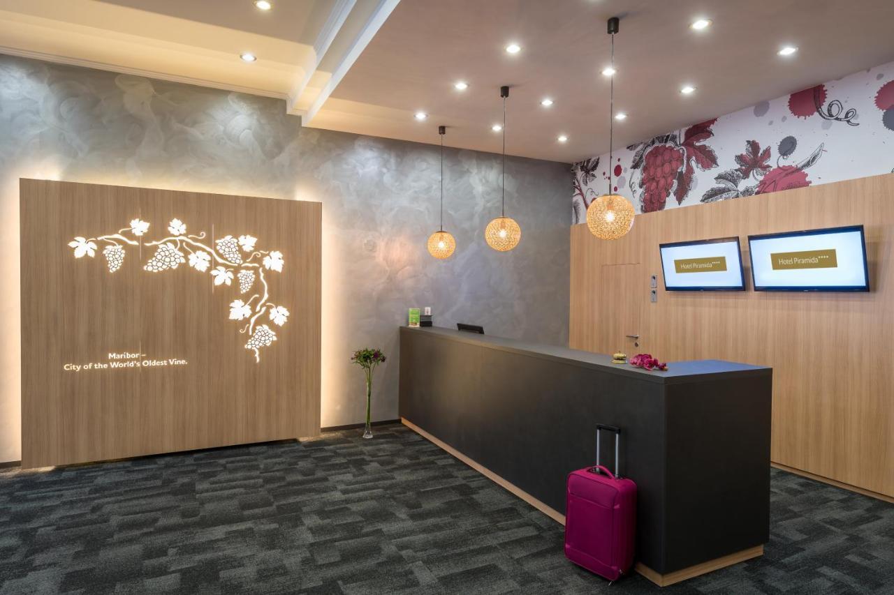 Hotel Piramida マリボル エクステリア 写真