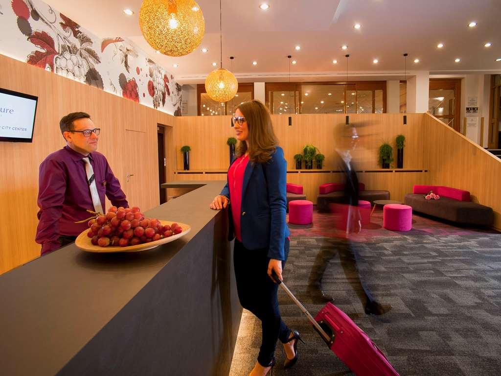 Hotel Piramida マリボル エクステリア 写真