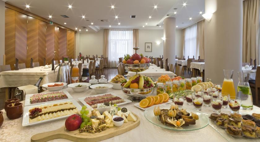 Hotel Piramida マリボル エクステリア 写真