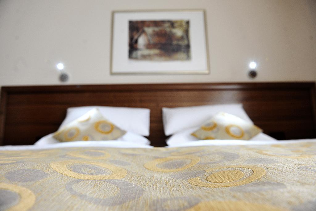 Hotel Piramida マリボル エクステリア 写真